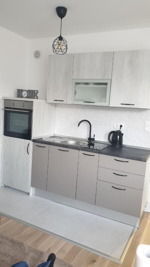 Apartman Viktoria Tuzla Exterior photo